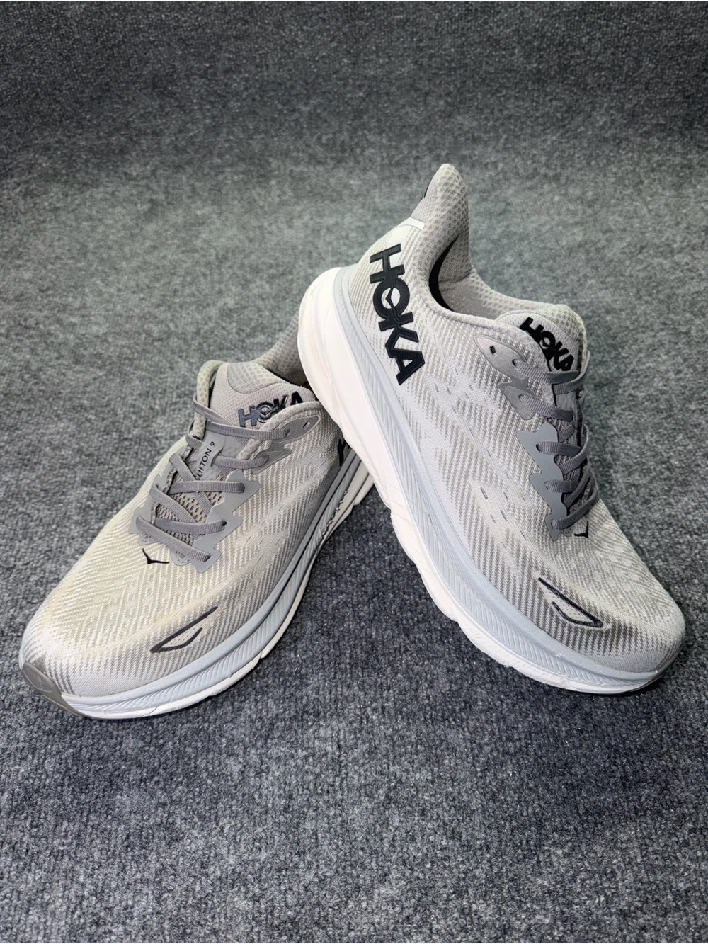 Hoka Clifton 9 Harbor Mist Men's Running Sneakers - Gray and White Size 10.5 2E